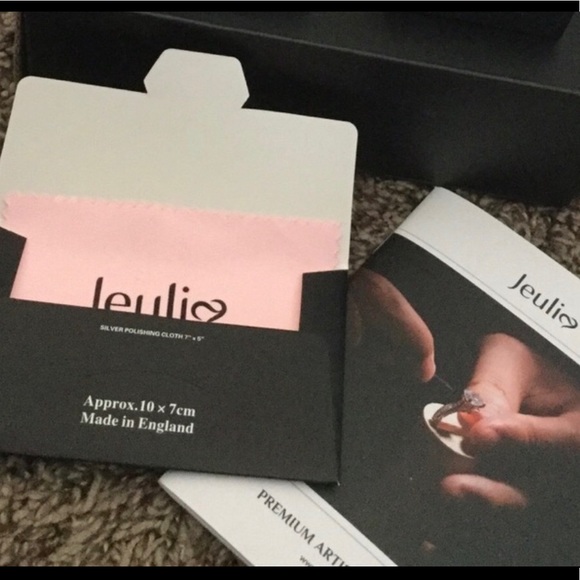 ❌SOLD❌ Jeulia Tri-Tone Ring - Picture 6 of 6